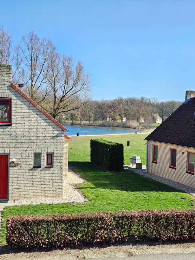 Serene Family Retreat: Garden Oasis With And Playgrounds Ewijk
