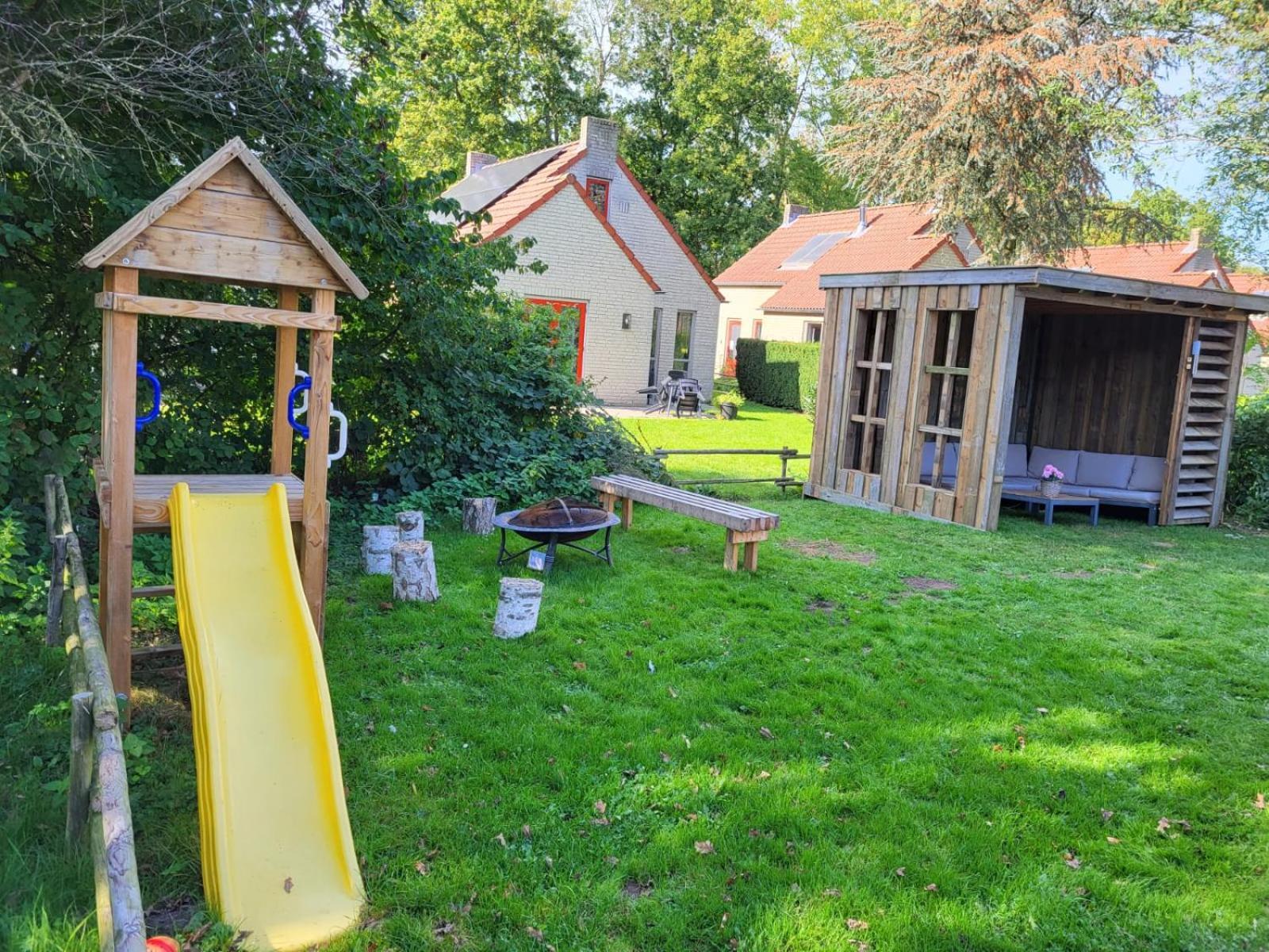 Serene Family Retreat: Garden Oasis With And Playgrounds Ewijk
